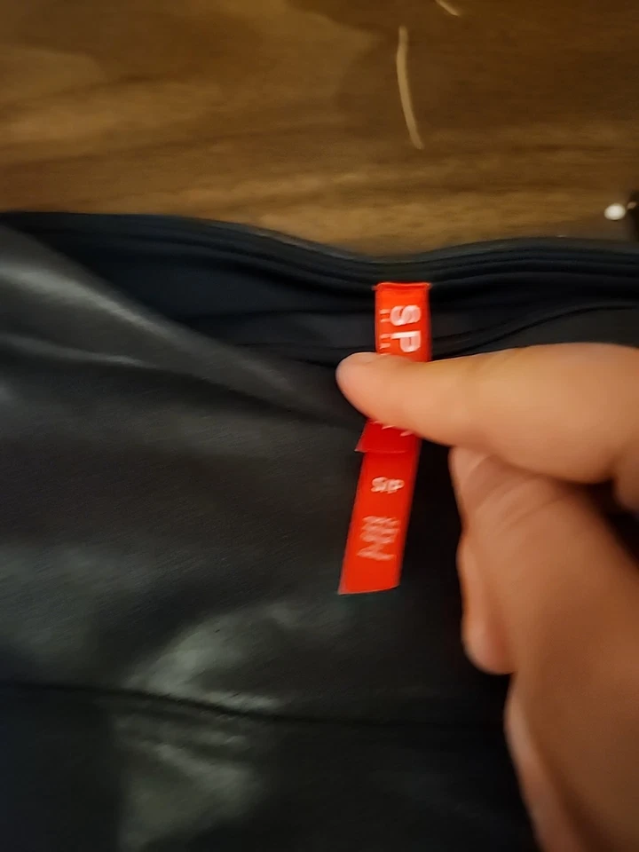 Lote De 3 Leggings Spanx Imitación Cuero Camuflaje Diamante Negros Cintura Alta Pequeños S Exc Foto 4 de 4