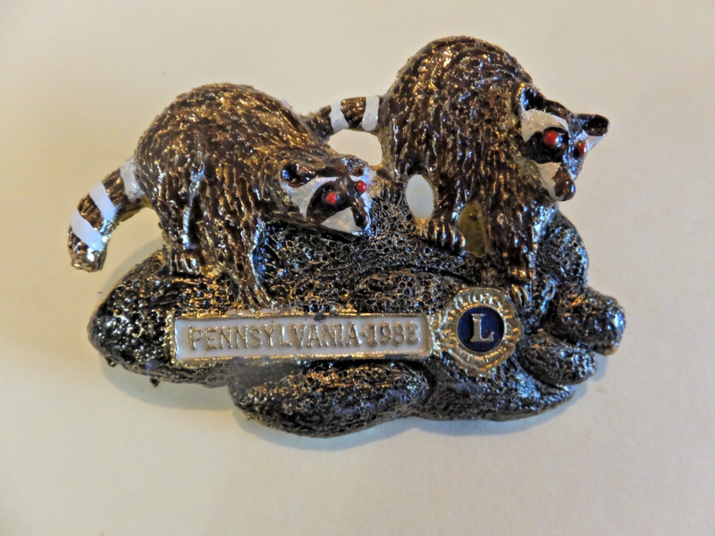 1982 Pennsylvania Lions CLUB INTERNATIONAL Pin - Racoons