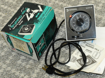 Vintage Intermatic Lamp & Appliance Timer Model E921-16, NICE in box