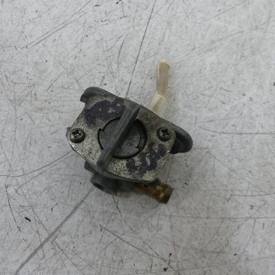 Yamaha FZS 600 RJ021/022 EZ:98 Benzinhahn Benzintank B6930