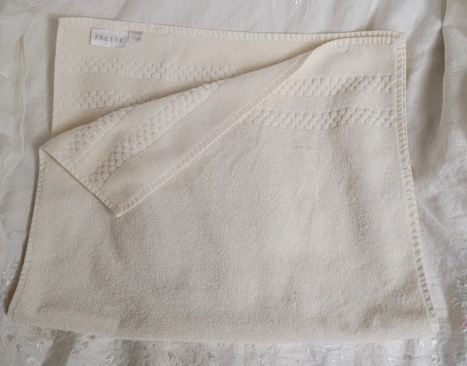  2 toallas de mano con trastes de 16 por 28 pulgadas Foto 3 de 4