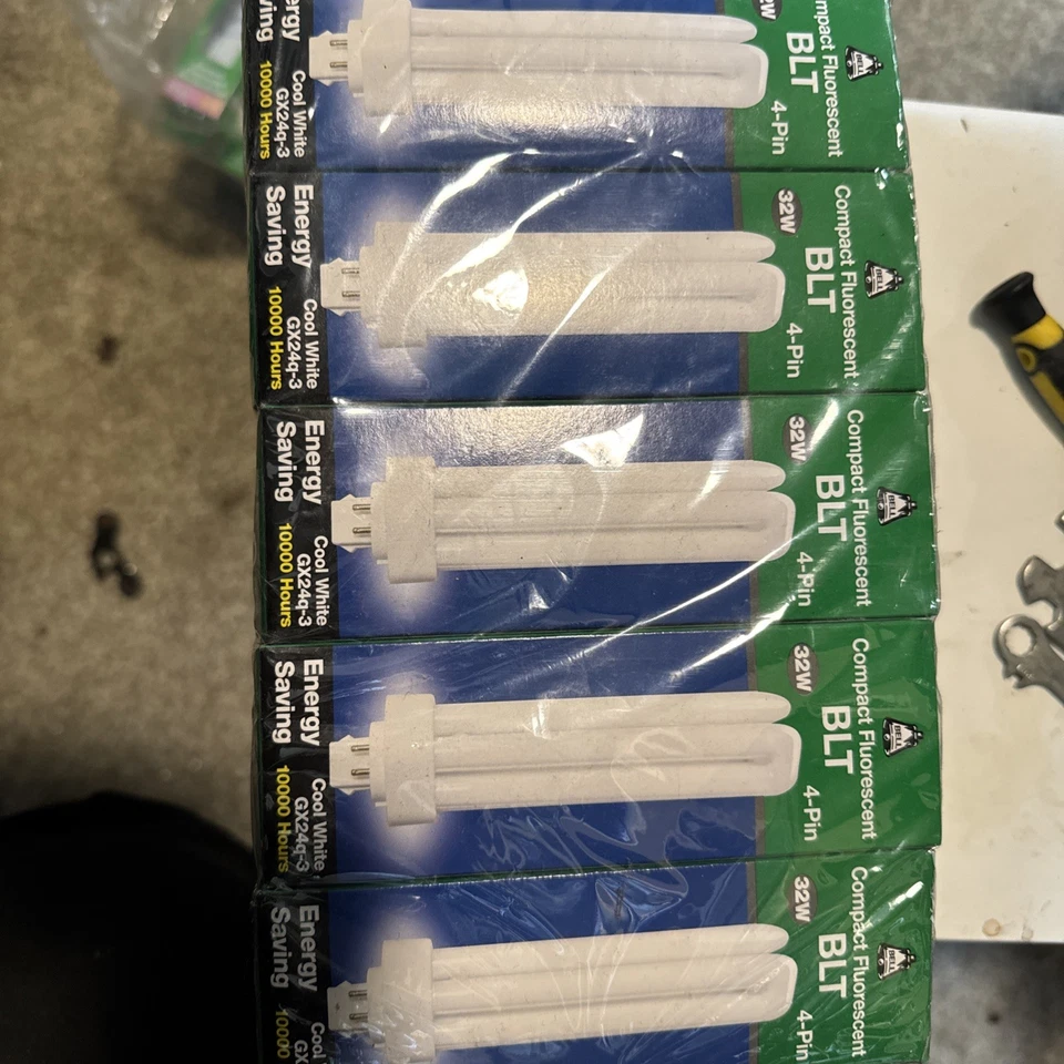 10x 32W Bell CFL Low Energy GX24Q-3 4 pin 2700K Lamp 827 BLT Light Bulb - Image 2 of 4