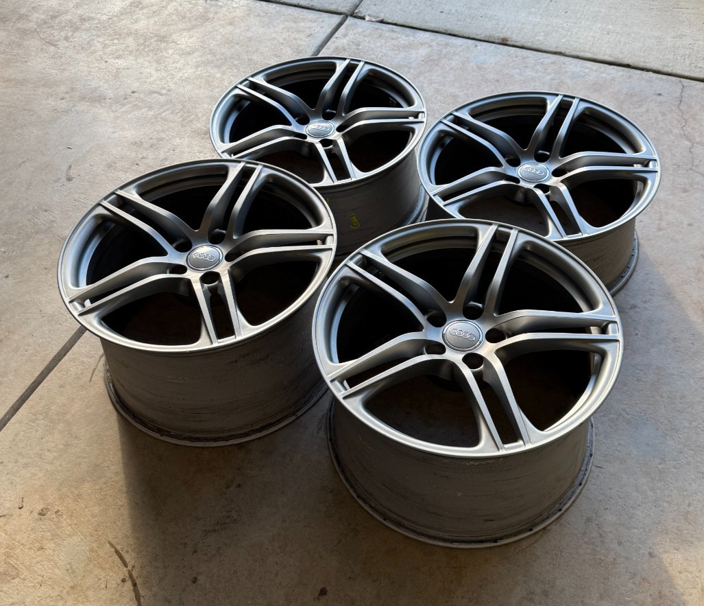 Audi R8 2012 Front Wheels Set Gunmetal