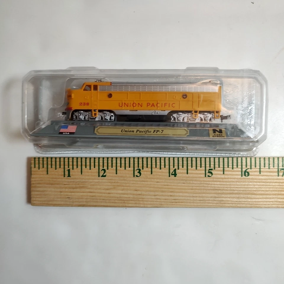 Vtg  Del Prado Union Pacific FP-7 Locomotive-N Scale 1:160- Sealed Display Model - Image 4 of 4
