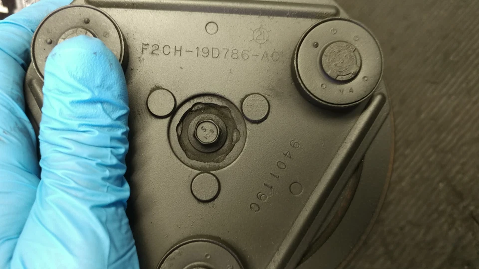 Compresor de aire acondicionado Ford Mustang 1994-2004 de fábrica OEM 3R3Z-19V703 Foto 4 de 4