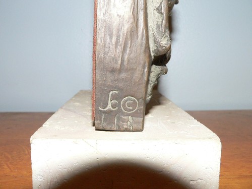 Vintage 11-3/4" Tall Collector's Guild Woman in Window Relief Sculpture w/Base - Picture 3 of 7