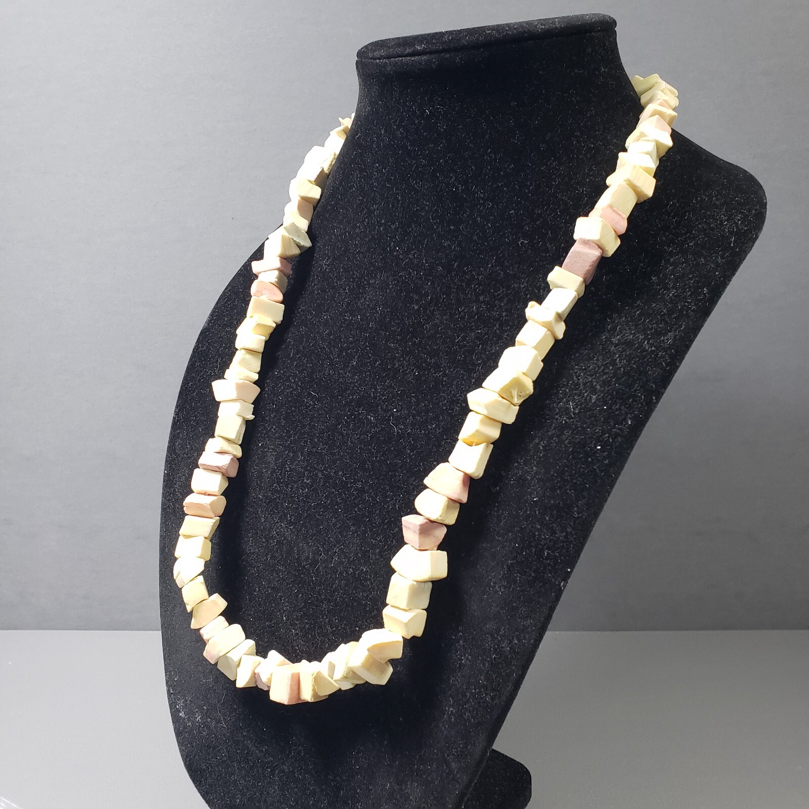 Beaded Shell Necklace Pastel Statement Retro Mid … - image 3