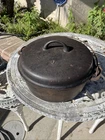 Vintage GRISWOLD NO. 9 CAST IRON DUTCH OVEN 1038, WITH 1039 LID