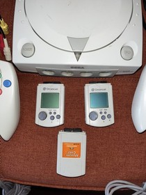 SEGA Dreamcast HKT-3020 Console Bundle w/ 3 Memory Cards, 2 Controllers & Cords