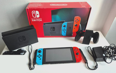 Nintendo Switch Handheld-Konsole 32GB mit Neon-Blau/Rot Joy-Con - (OVP)