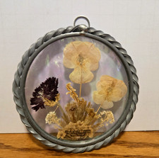 Vintage Lasting Impressions Pressed Dried Flowers Round Glass Sun Catcher 5 in T