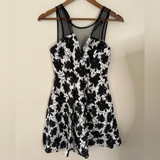 BCBGeneration floral sleeveless mini dress mesh shoulder straps pleated lined 2