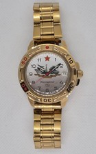 Goldene Vostok Komandirskie Militäruhr mit drehbarer Lünette