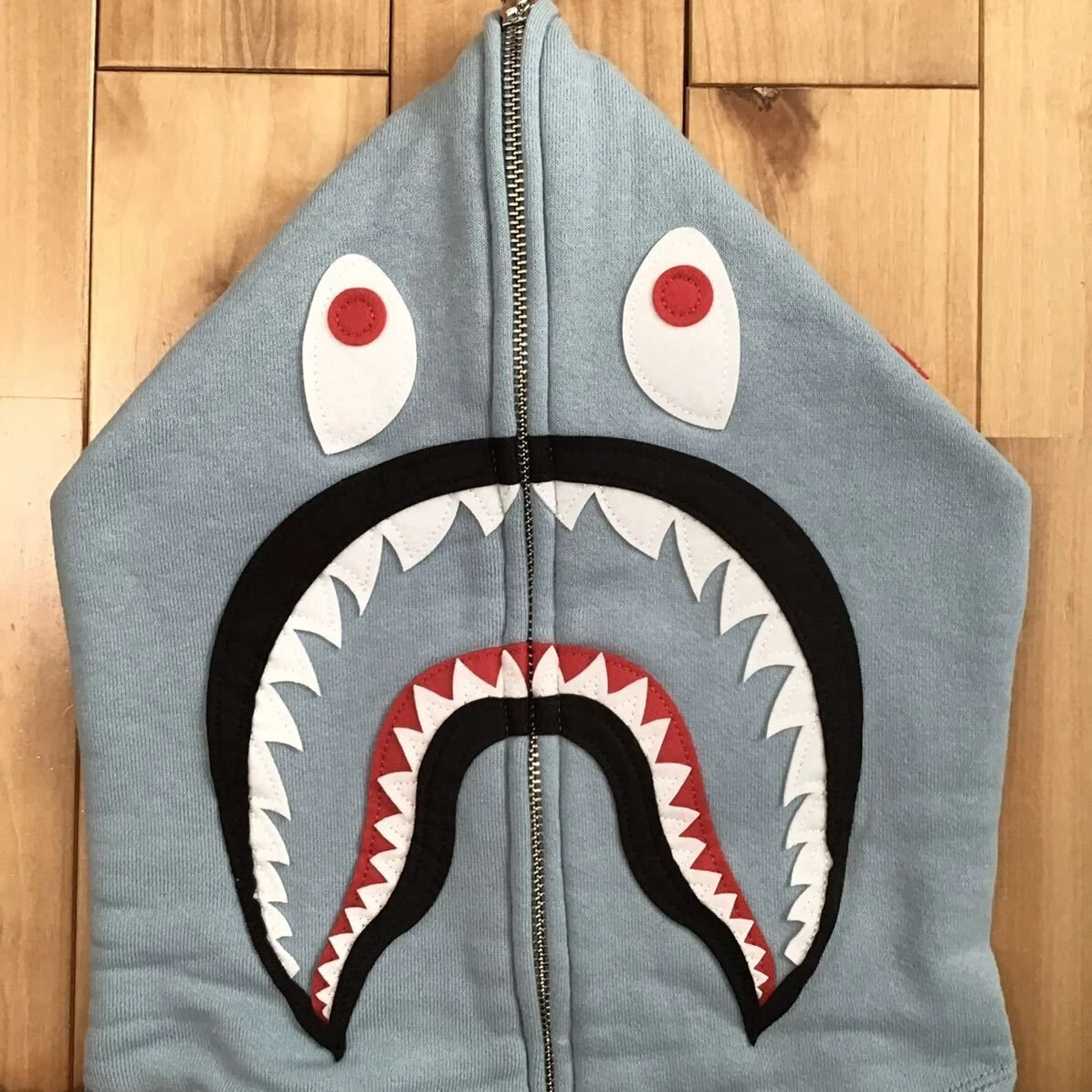 A BATHING APE (BAPE) Felpa con cappuccio full zip BAPE Shark blu chiaro A Bathing Ape taglia L usata da JP 2504SM