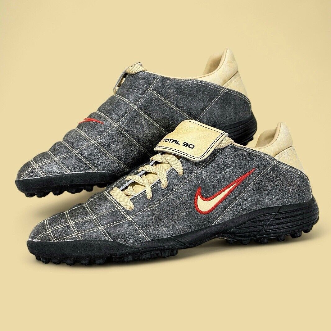 VINTAGE NIKE TOTAL 90 II TF * 309300-021 * 8.5 US * EL VINTAGE NIKE TOTAL 90 II TF * 309300-021 * 8.5 US * EL