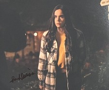 Yellowjackets SARAH DESJARDINS SIGNED 8x10 Photo - VIDEO PROOF