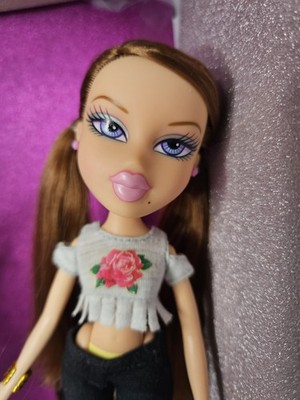 Bratz Play Sportz Roxxi Doll Restyled Shirt Pants Shoes Bracelet EUC Mint