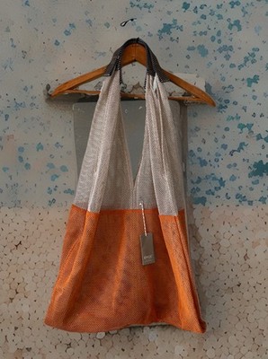 Épice Mesh Colorblock Shoulder Bag With Pouch Sand/Orange 28  * NWT *