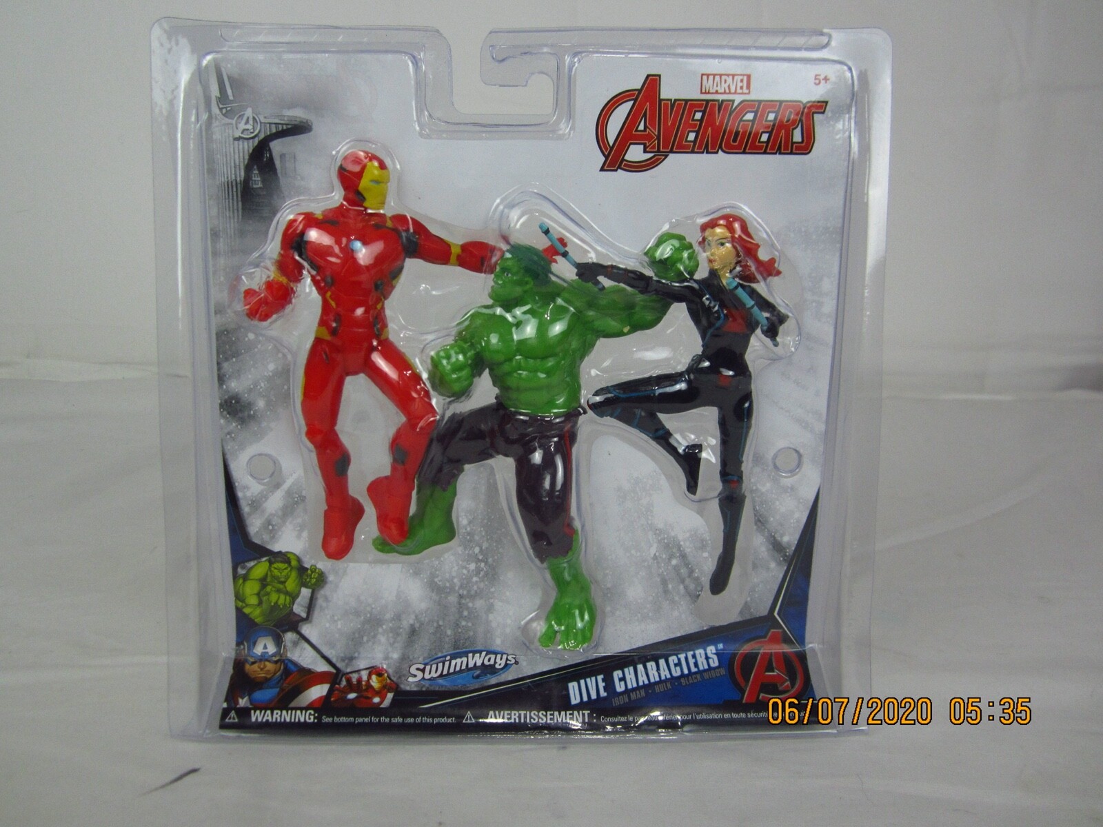 swimways avengers dive characters