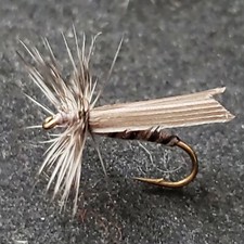TROUT DRY FLY MIDGE # 18 DOWN WING GRAY CUSTOM TIED FRONTIER FLY COMPANY
