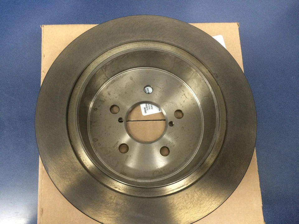 Подлинный оригинальный производитель Subaru задний тормоз ротор Legacy & Outback 2005-2009 26700AG01B - Изображение 2 из 2