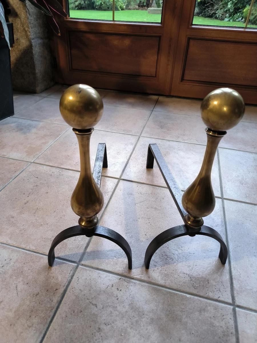 Grande et impressionnante paire de landiers / chenets de
