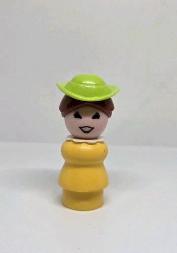 Vintage Fisher Price little people yellow lady fancy green hat Western Town 934