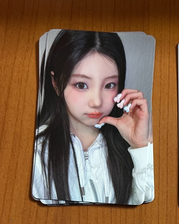 WONHEE ILLIT Official Weverse Studio CHOOM POB Photocard 'bomb