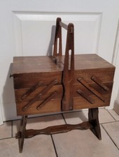 Ancienne Grande Travailleuse en Bois Boîte à Couture / Ouvrage Vintage 
