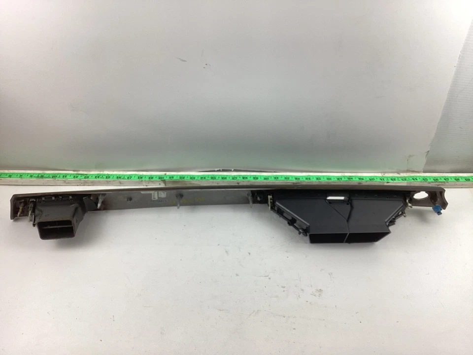 BMW 335i 2007-2011 tablero de instrumentos panel de ajuste delantero superior centro y ventilación OEM. Foto 3 de 4