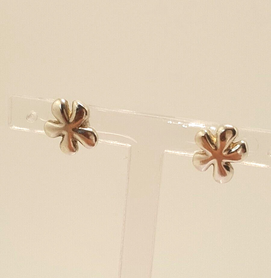 Gorgeous Solid Sparkling Flower Shape Stud Earrin… - image 14
