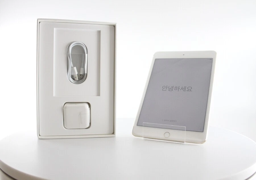 Boxed Apple iPad Mini 4 16GB Wi-Fi+Cellular V. 9.3.2 Unlocked Gold (3A347LL/A) - Image 2 of 3