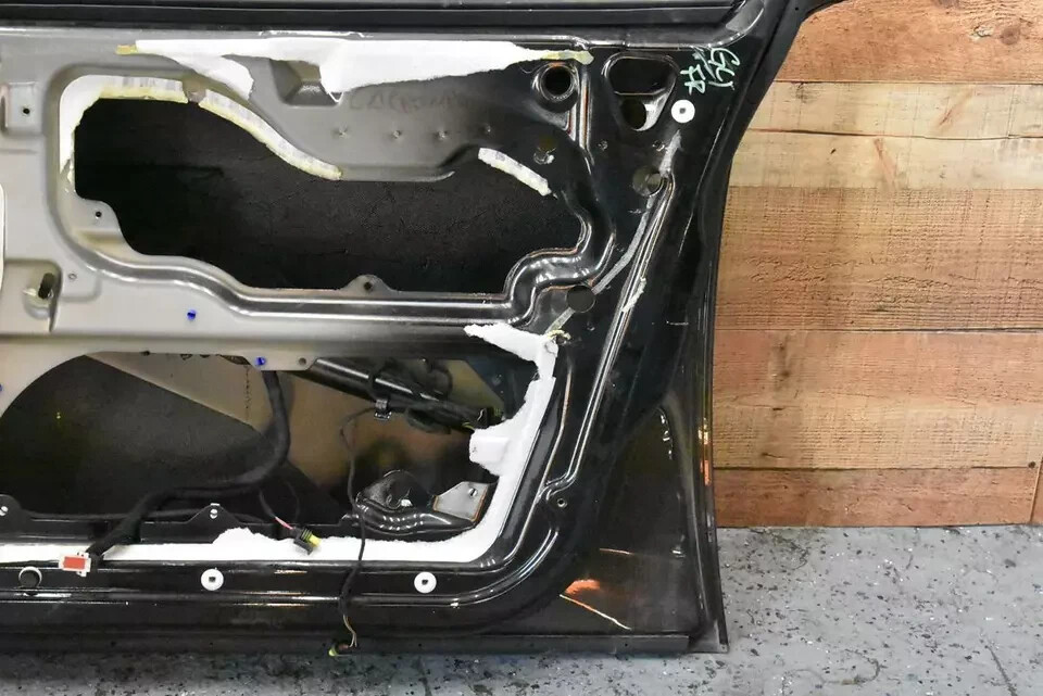 03-13 Maserati Quattroporte S GT S M139 Front Right Side Door Shell Black OEM