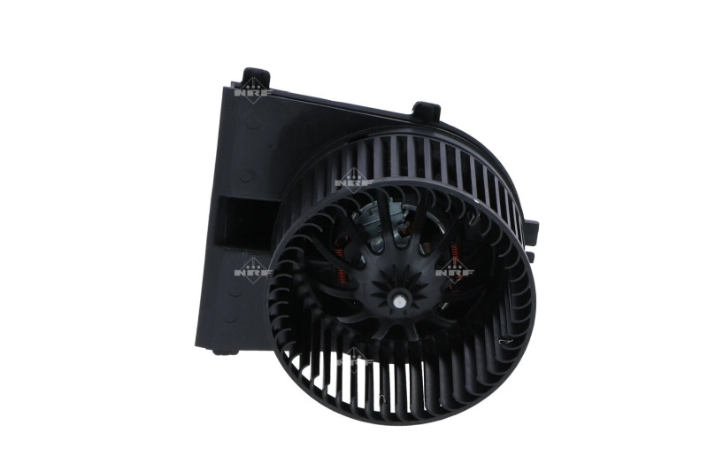 Pulseur d'air habitacle NRF pour un confort thermique parfait lors des trajets en famille