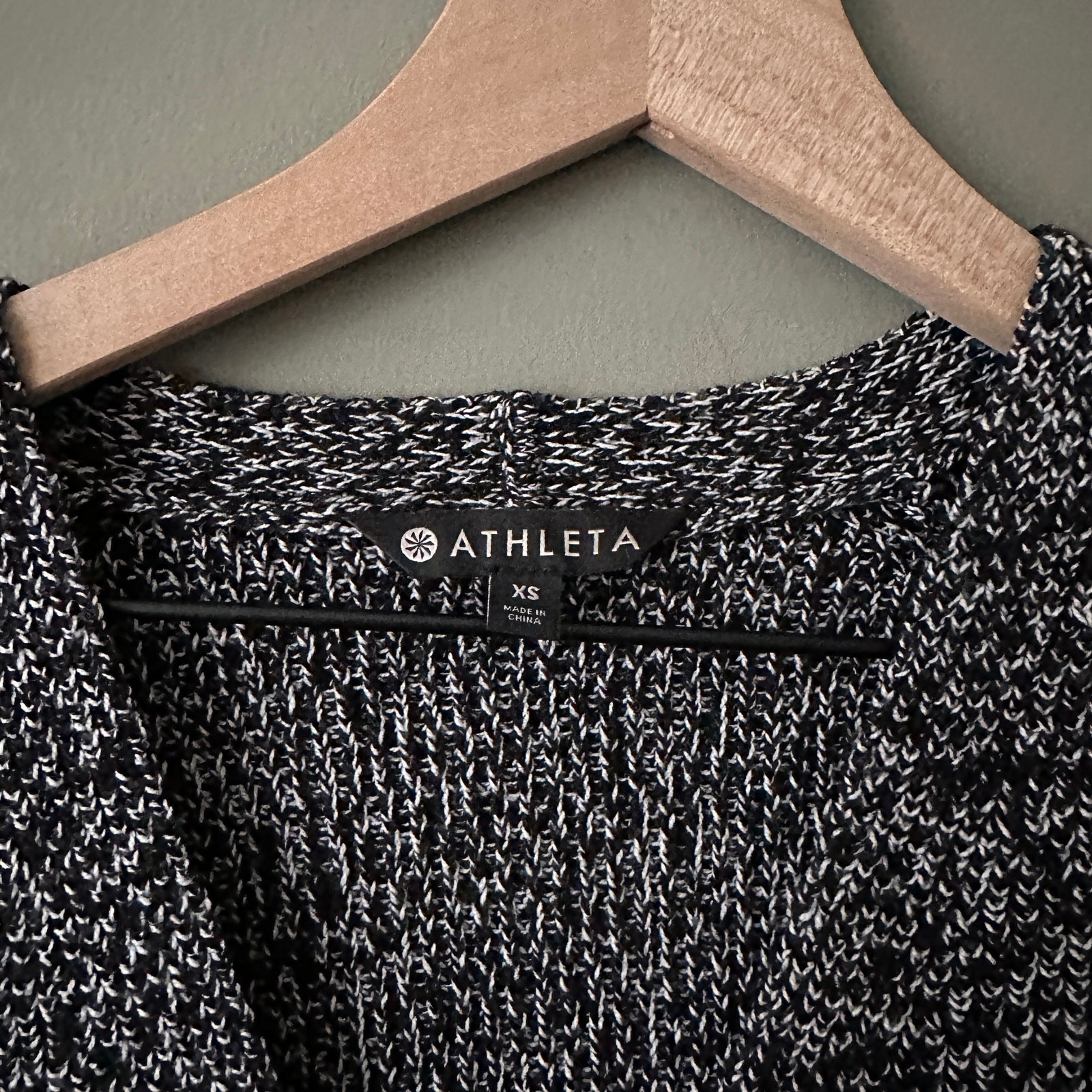 Athleta Oversized Switchback Pullover Sweater XS - image 3