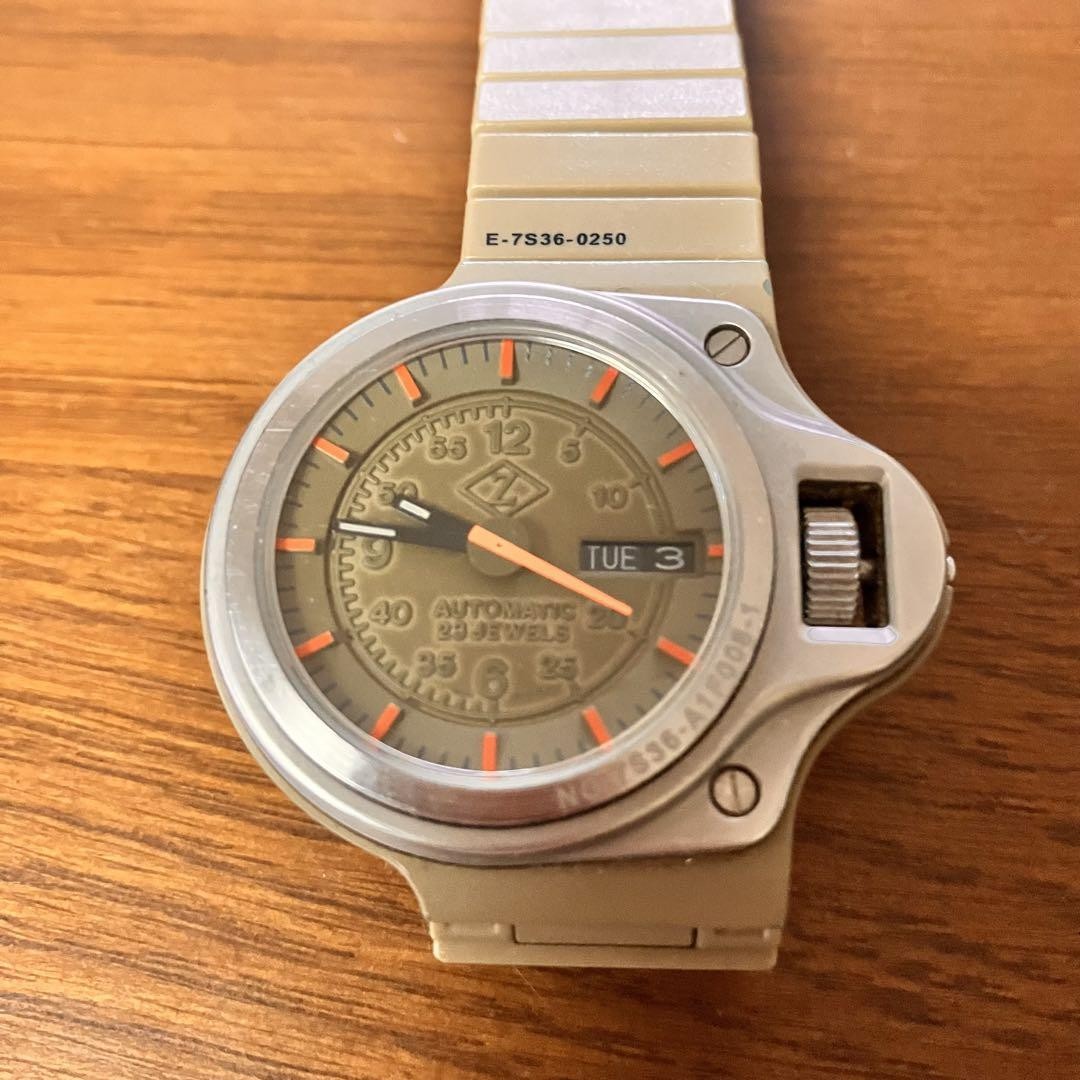 SEIKO x CABANE De ZUCCA Dashboard Khaki Analog Men's Wristwatch