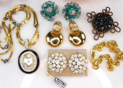 HIGH END VINTAGE JEWELRY LOT 80S DIOR GIVENCHY TRIFARI CRYSTAL GOLD CHUNKY CROSS