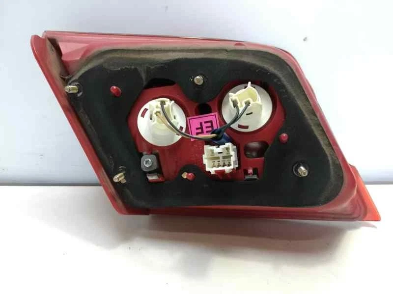 PILOTO TRASERO DERECHO INTERIOR / 943966 PARA CHEVROLET LACETTI * - Imagen 2 de 3