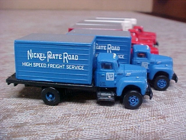 8 Mini Metals Box Delivery Trucks in N-Scale / N Gauge Truck Lot - Image 4 of 4