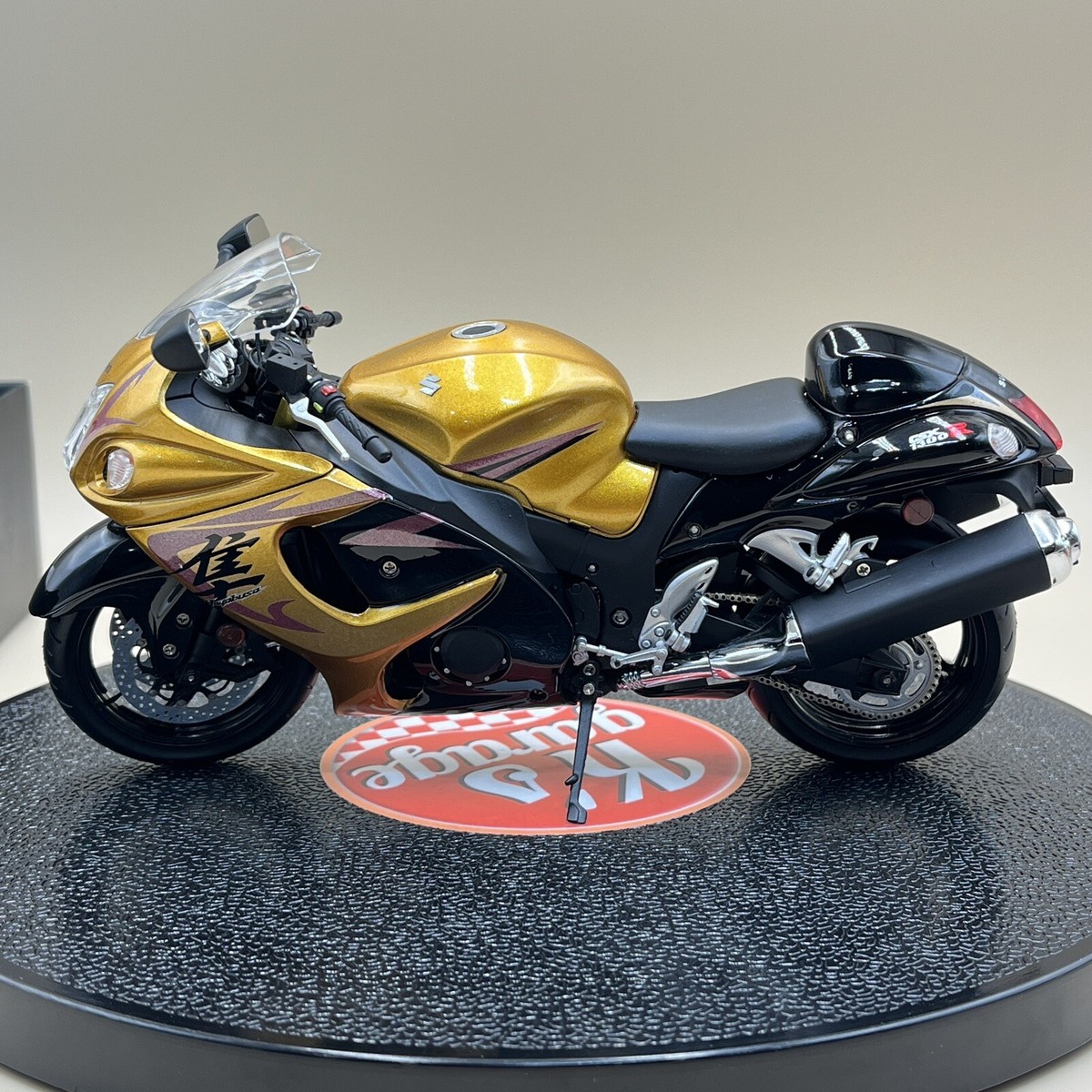 WIT's 1/12 SUZUKI GSX 1300R HAYABUSA Gold Black Diecast WIT's 1/12 SUZUKI GSX 1300R HAYABUSA Gold Black Diecast