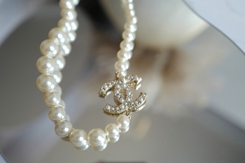 BNIB Chanel 23V 100th Anniversary Pearl Choker Necklace with Crystal CC Pendant - Picture 7 of 17