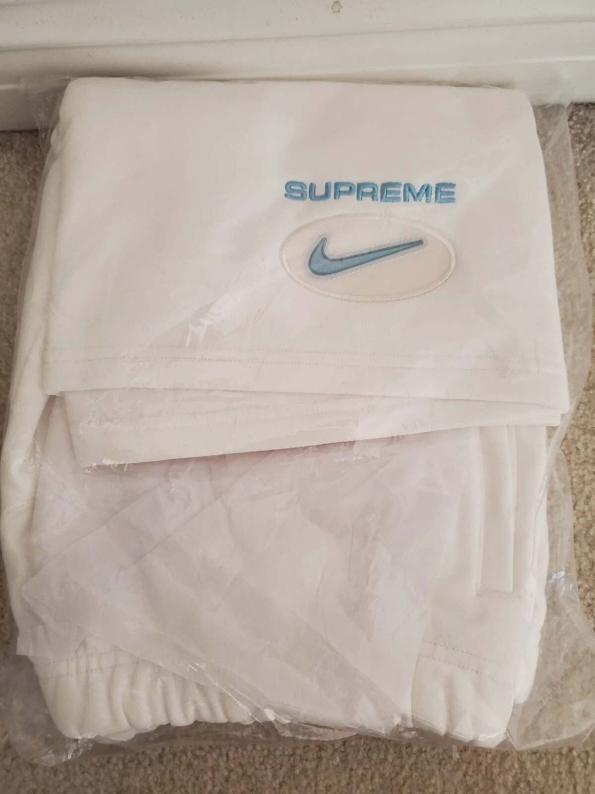 Short Supreme Nike Jewel taille moyenne blanc/bleu FW20 super rare