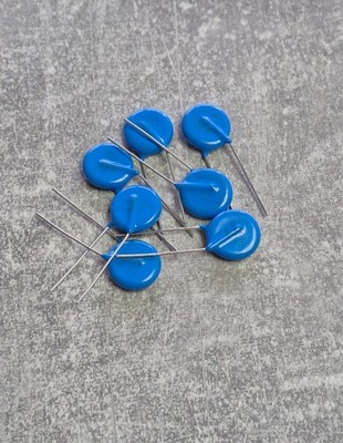 Varistor verschieden Werte 14D220K-14D821K 22V-820V Menge Wählbar