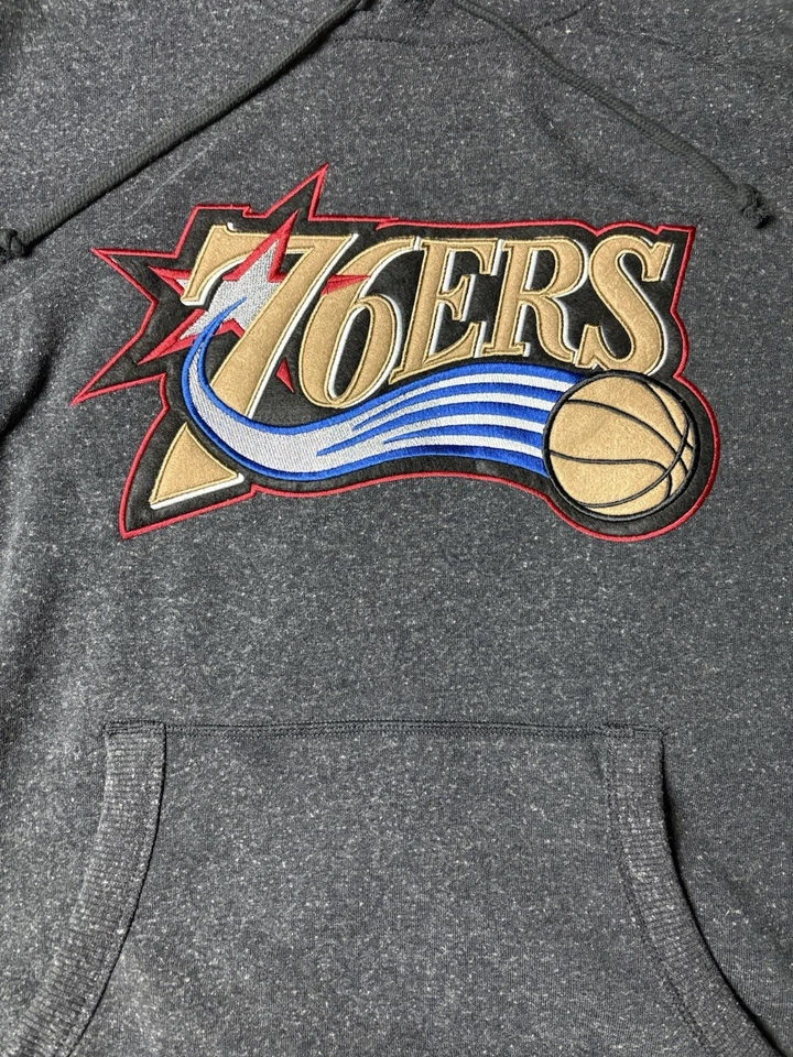 MITCHELL & NESS PHILADELPHIA 76ERS M RETRO FLEECE HOODIE 2000s LOGO SNOW WASHED - Image 3 of 4