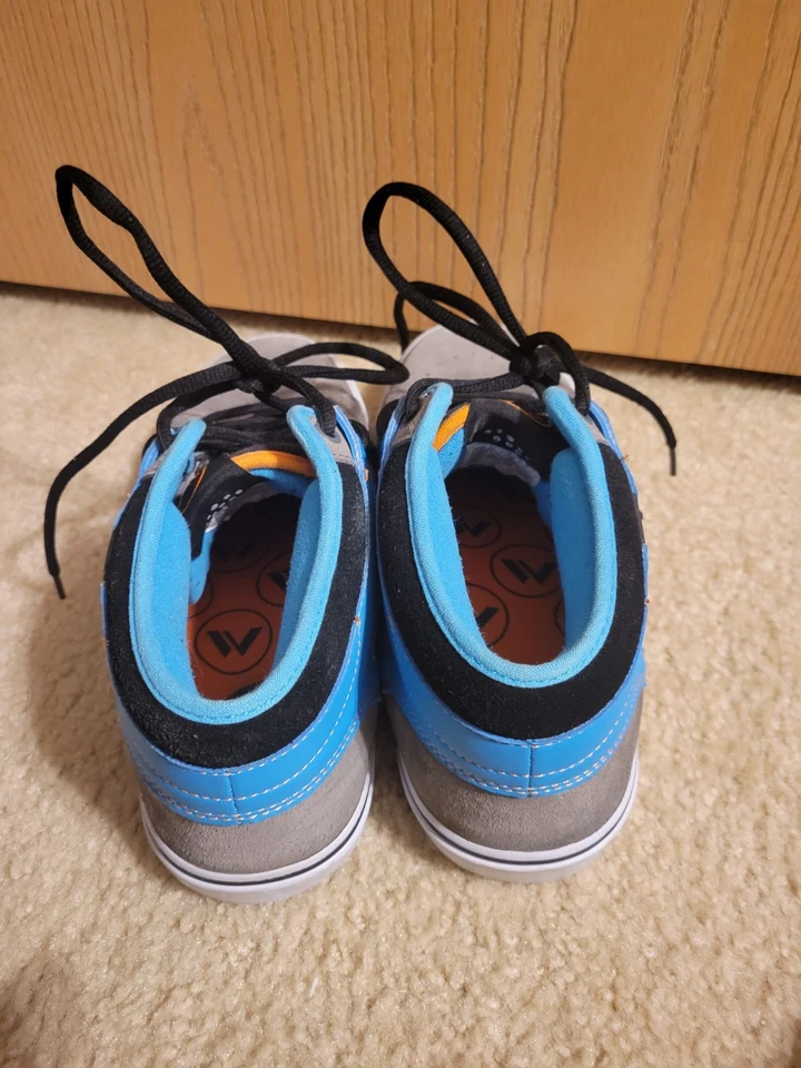  Zapatos de Patinaje Shaun Blancos Gamuza Lona Hombres Talla 7 Azul y Gris Foto 3 de 4