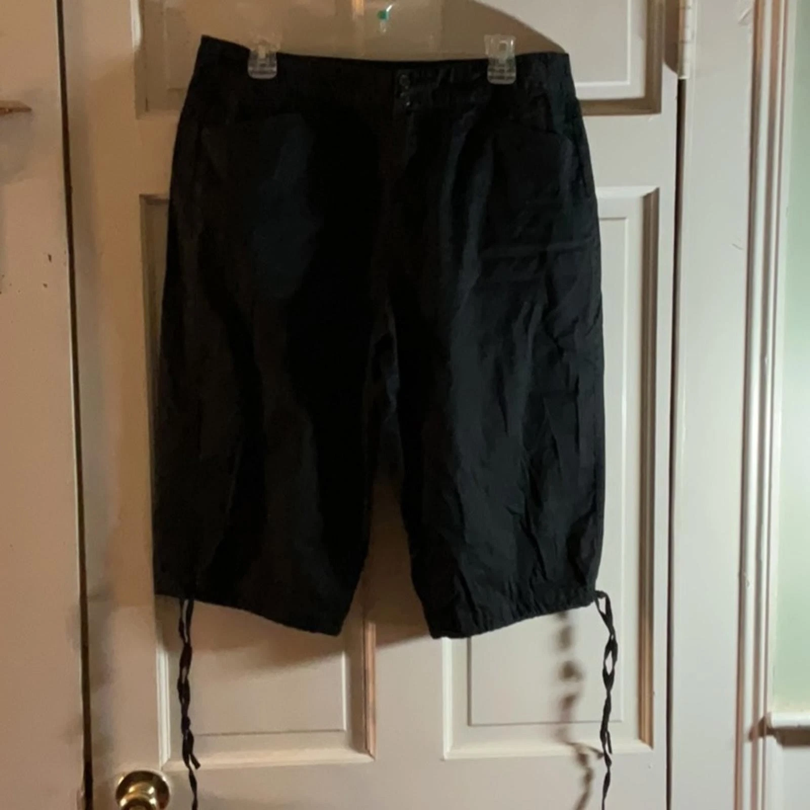 White Stag black capris size 14
