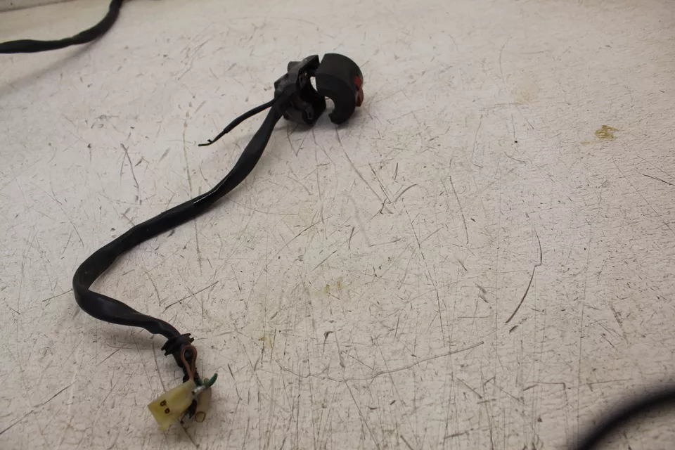 86 HONDA REBEL 250 CMX250 250 OEM CLIP DERECHO ENCENDIDO APAGADO INTERRUPTOR DE ARRANQUE F4 Foto 3 de 4