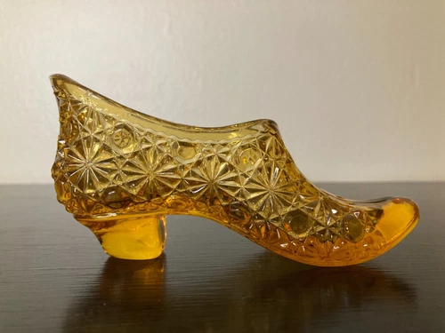 Vintage Fenton Daisy & Button Pattern Amber Glass Heeled Shoe - PAT. OCT 19/86