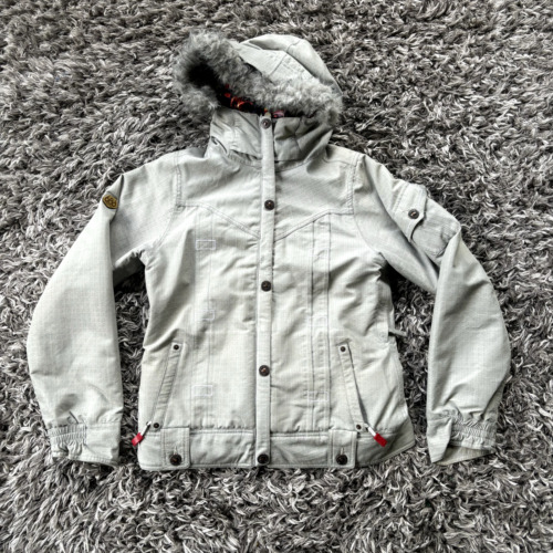 Levis 686 times line - Gem Levis 686 times line - Gem