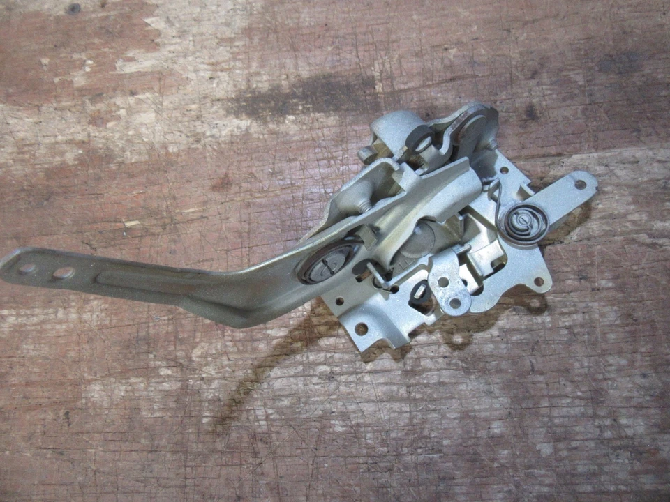 Mercury Meteor 1961 2 puertas sedán pestillo puerta montaje interior puerta trasera pasajero Foto 2 de 2